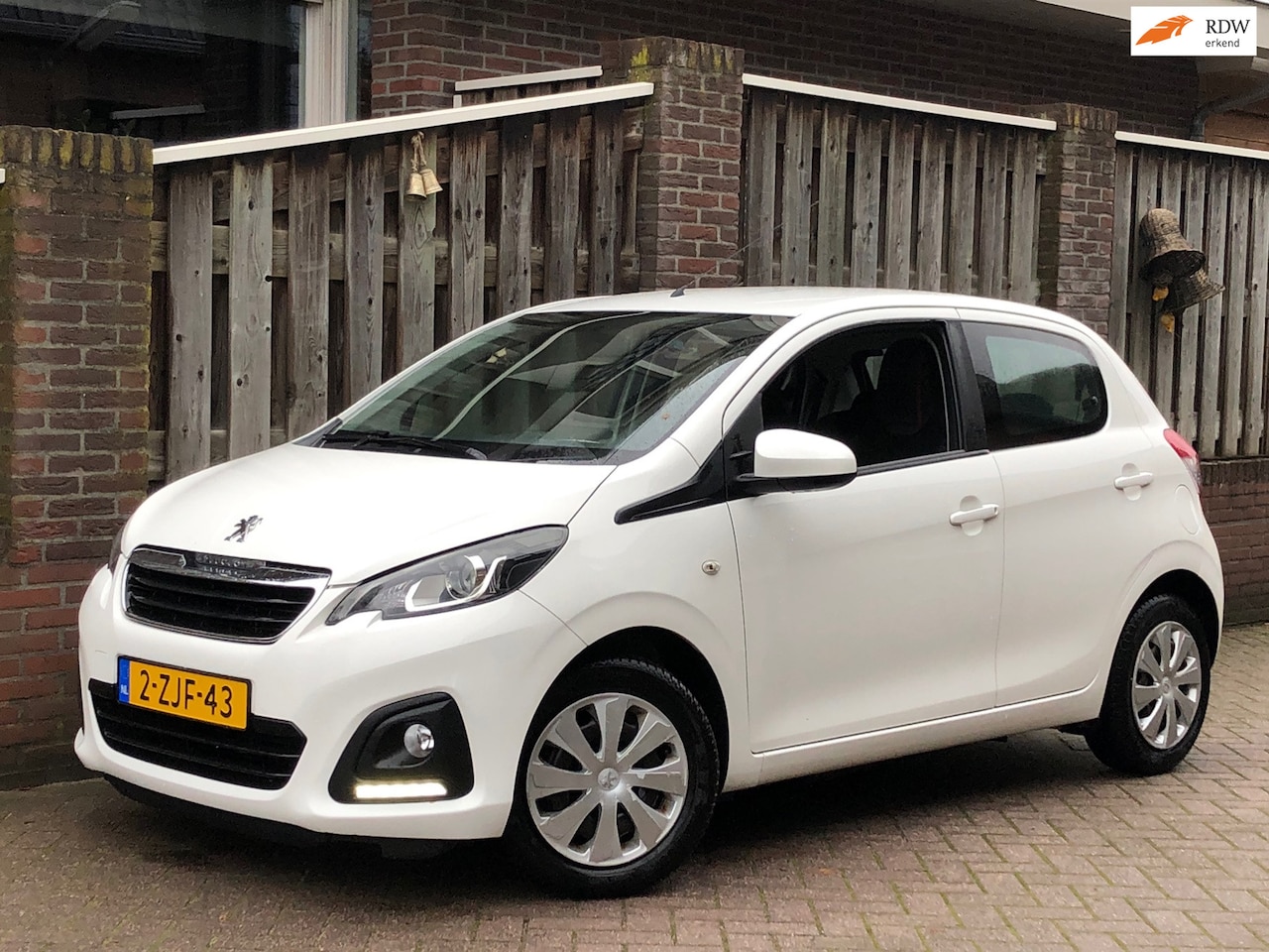 Peugeot 108 - 1.0 e-VTi Blue Lease AIRCO, 5-deurs, Bluetooth, APK! - AutoWereld.nl