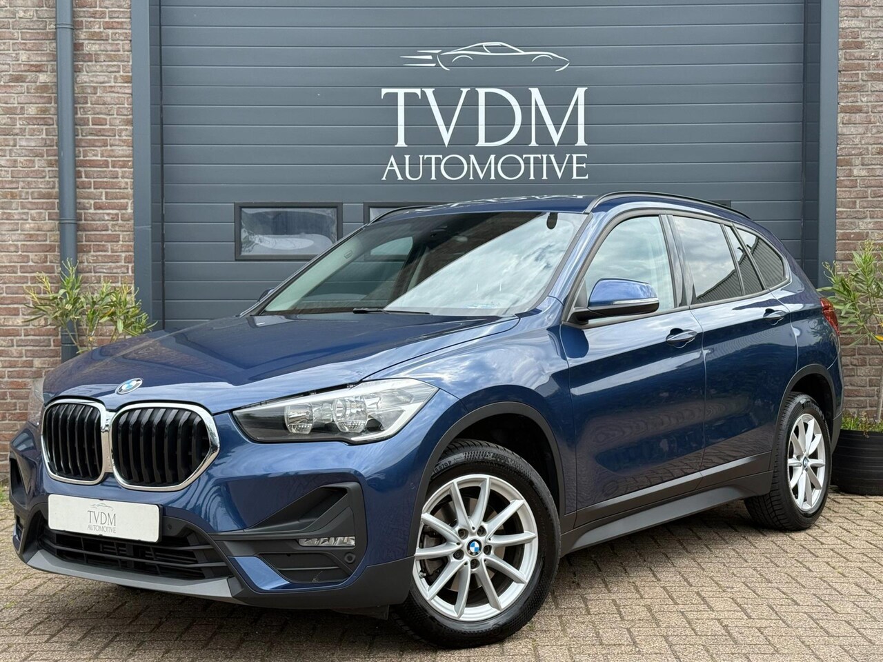 BMW X1 - SDrive18i Business Edition Leder, Navi, Camera, Stoelverw - AutoWereld.nl