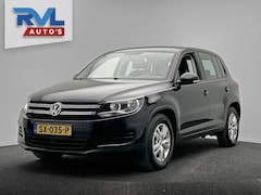 Volkswagen Tiguan - 1.4 TSI Comfort&Design Edition Stoelverwarming Navigatie Trekhaak