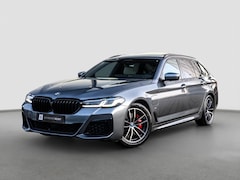 BMW 5-serie Touring - 530e xDrive M-Sport | Trekhaak | Pano | Soft close | Laser | Massage | Ambient Air | Head
