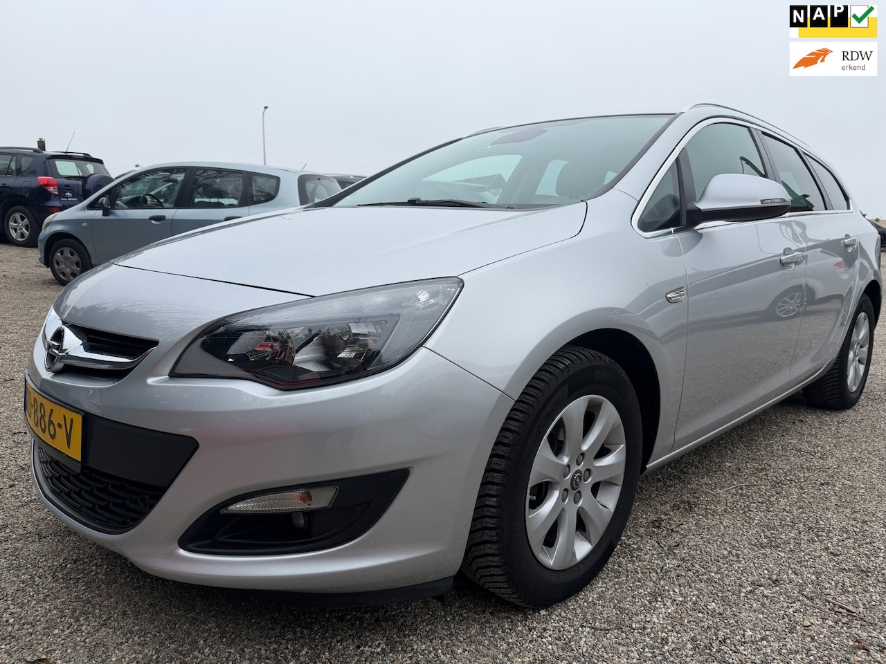 Opel Astra Sports Tourer - 1.4 Turbo Business + Zeer Nette Auto Nieuwe Banden APK Grote Beurt Als Nieuw - AutoWereld.nl