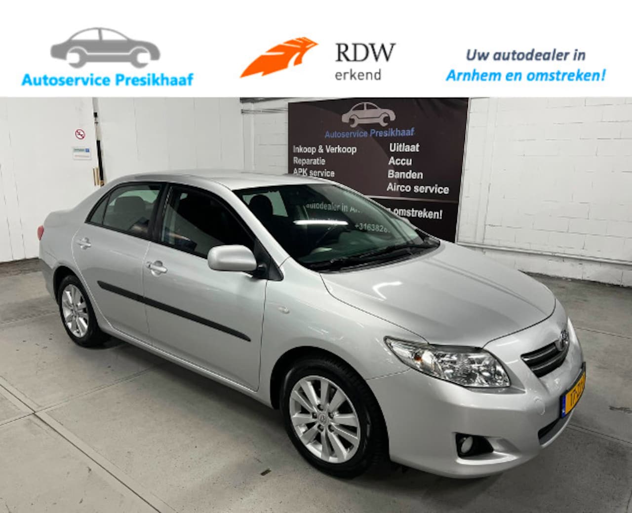 Toyota Corolla - 1.6-16V Luna NAVIGATIE / KEYLESS / TREKHAAK - AutoWereld.nl