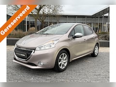 Peugeot 208 - 1.2 PureTech Allure / Pano / Airco / Pdc / Lm velgen /