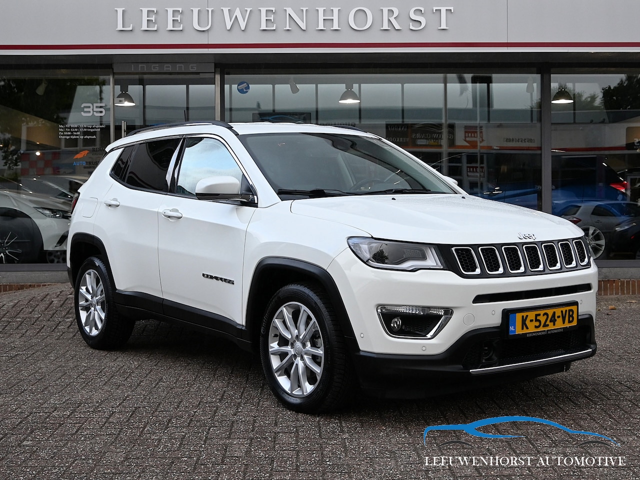 Jeep Compass - 1.3T Limited 1.3T Limited, AUTOMAAT, camera, clima, cruise, trekhaak 1.750 kg, NL-dealerauto - AutoWereld.nl