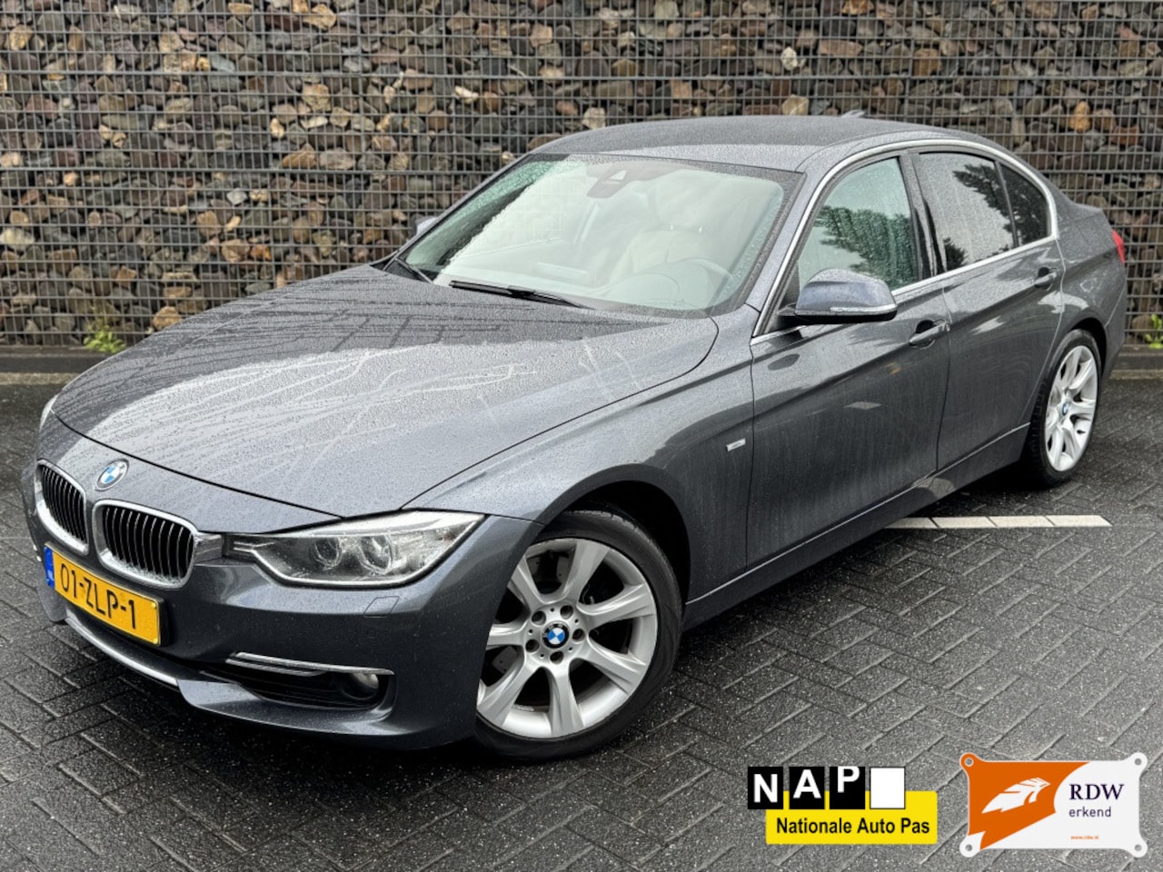 BMW 3-serie - 328i High Executive Haed Up Leder Navi - AutoWereld.nl