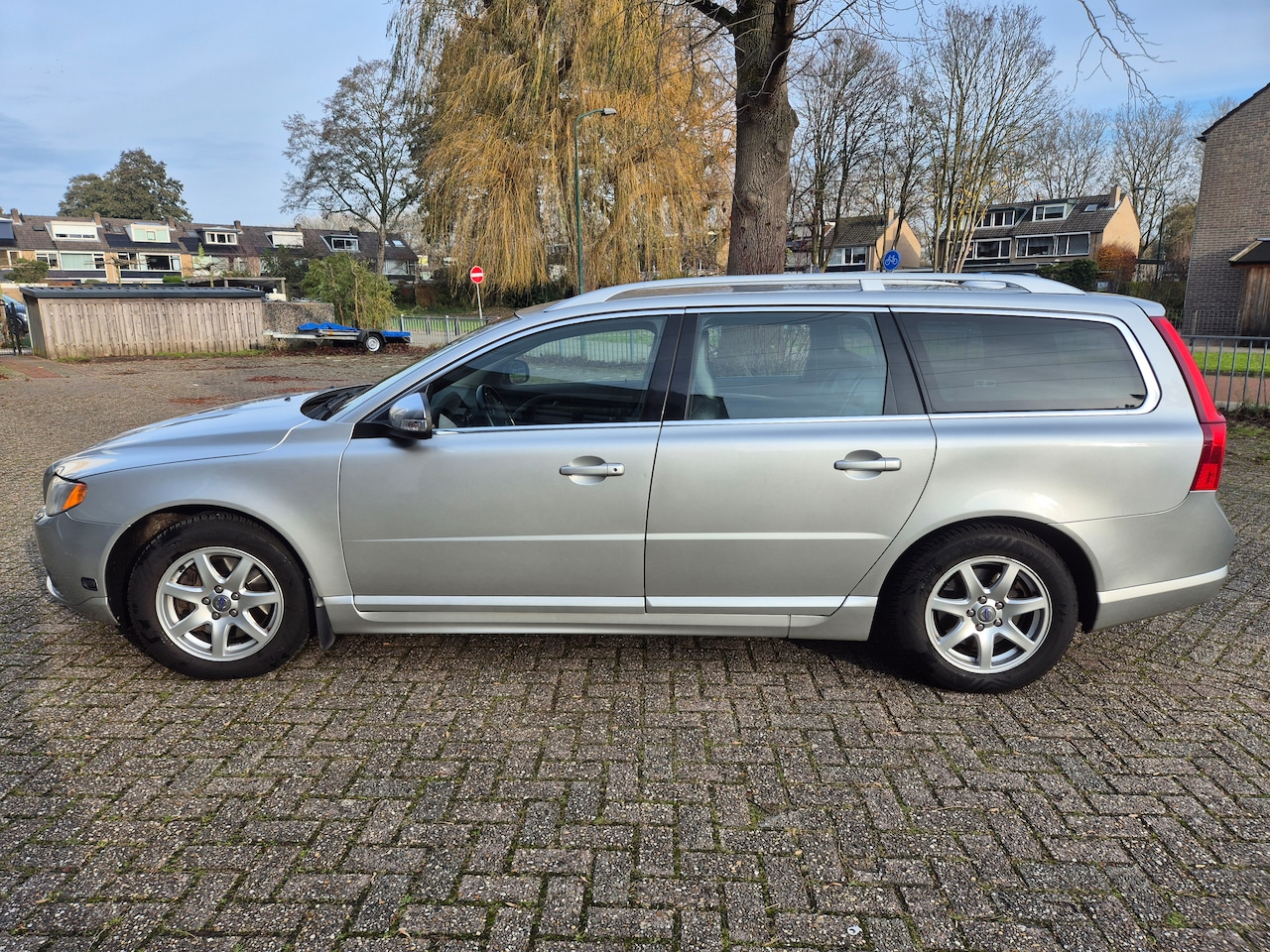 Volvo V70 - 2.5FT Summum - AutoWereld.nl