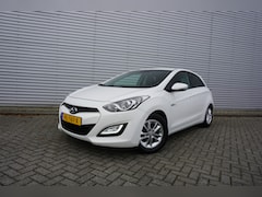 Hyundai i30 - 1.6 GDI i-Motion Plus Climate / Navi / Cruise / Camera / Parkeers. / Trekhaak / NAP