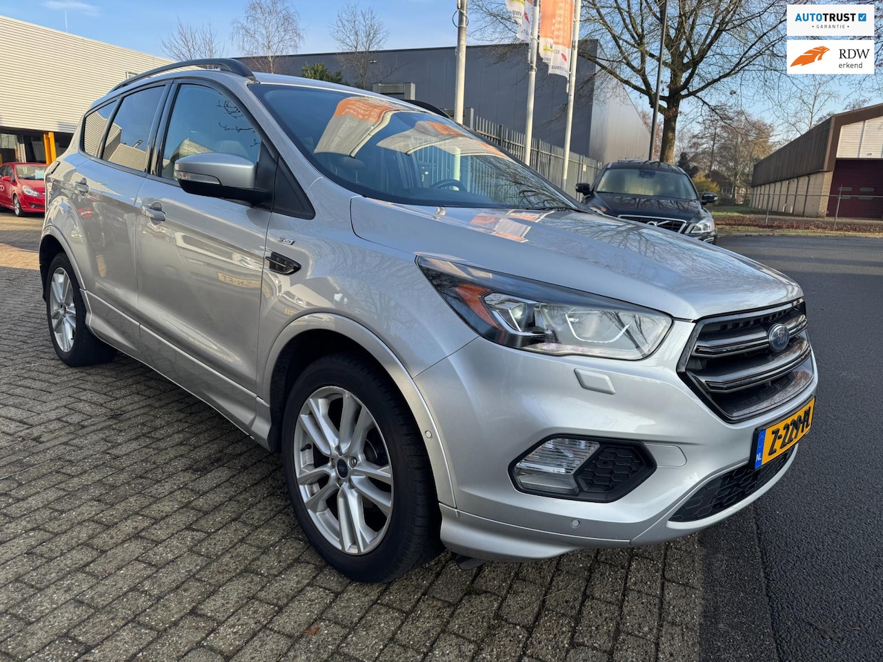 Ford Kuga - 1.5 EcoBoost ST Line 113.695 km, trekhaak navi, cruise3, elec pakket, xenon-led, multi-stu - AutoWereld.nl