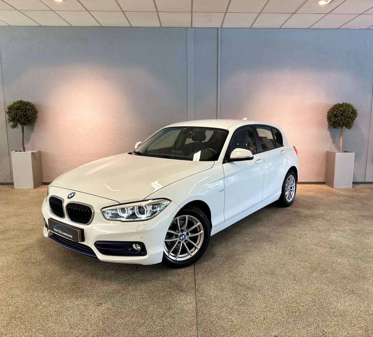 BMW 1-serie - 118i Sport - Automaat - Led - Navi - ParkeerSensor - - AutoWereld.nl