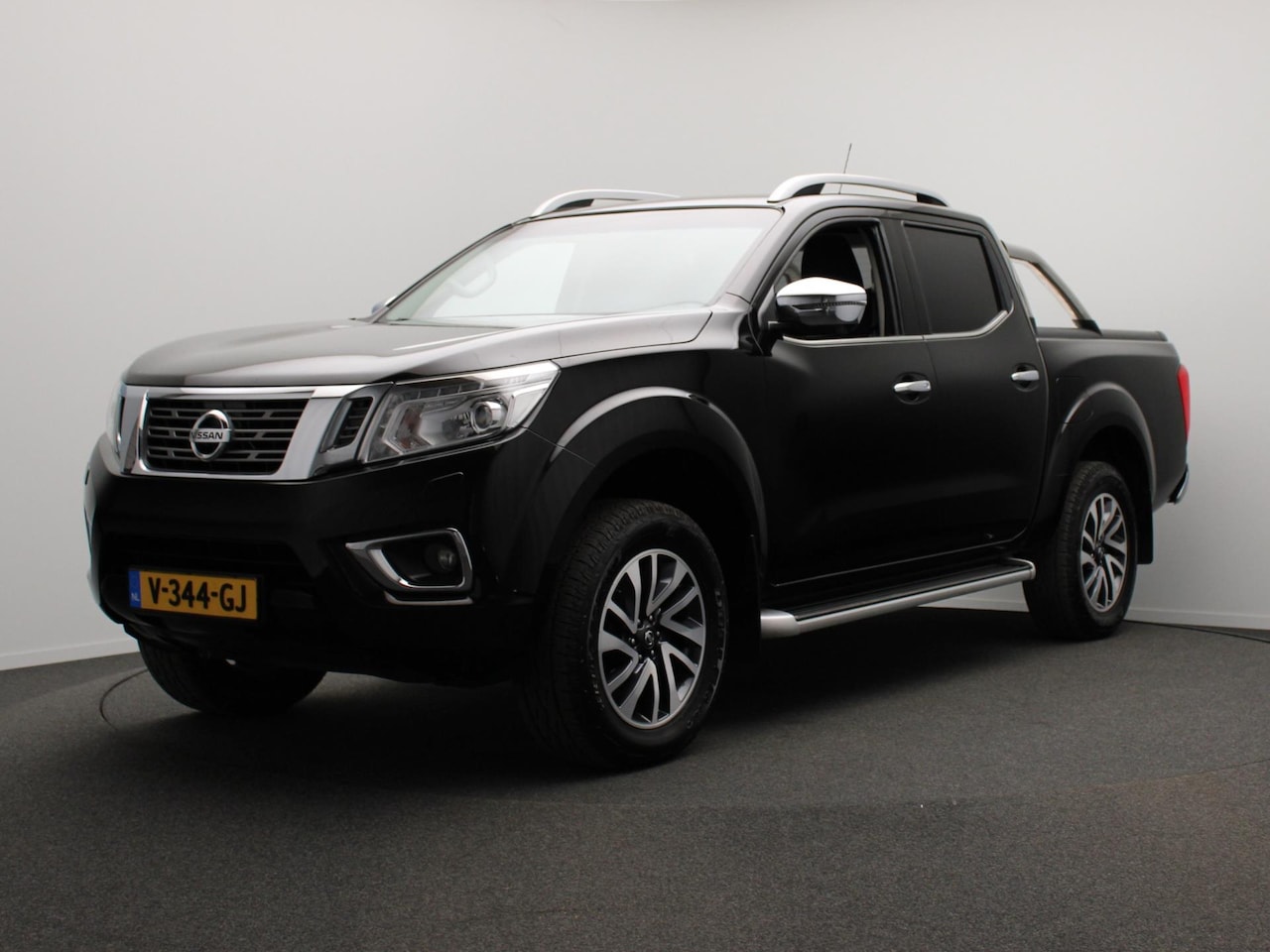 Nissan Navara - 2.3 dCi Optima Double Cab Trekhaak Navigatie Rondomzicht/Camera Origineel NL - AutoWereld.nl
