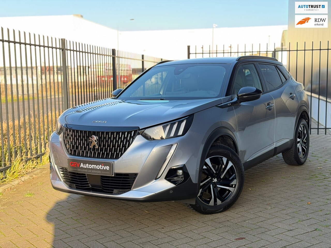 Peugeot 2008 - 1.2 PureTech GT Camera Carplay Navi Cruise - AutoWereld.nl