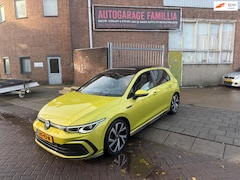 Volkswagen Golf - 1.5 eTSI R-Line Panorama/IQ LIGHT/Harman Kardon…