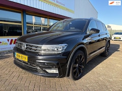 Volkswagen Tiguan - 2.0 TDI R-LINE DSG 240 PK LEDER CAMERA