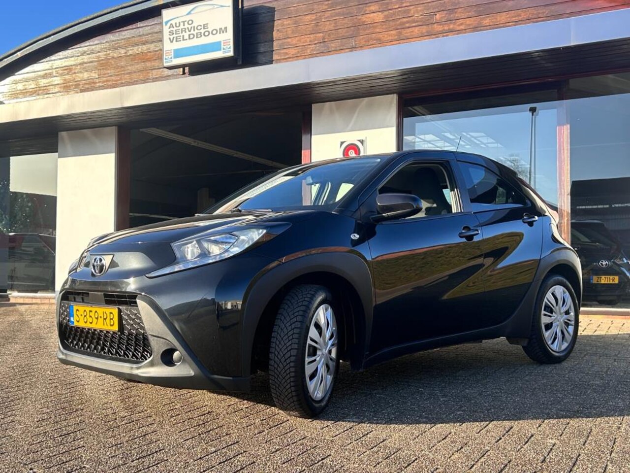 Toyota Aygo X - 1.0 VVT-i MT play 1.0 VVT-i MT Play - AutoWereld.nl