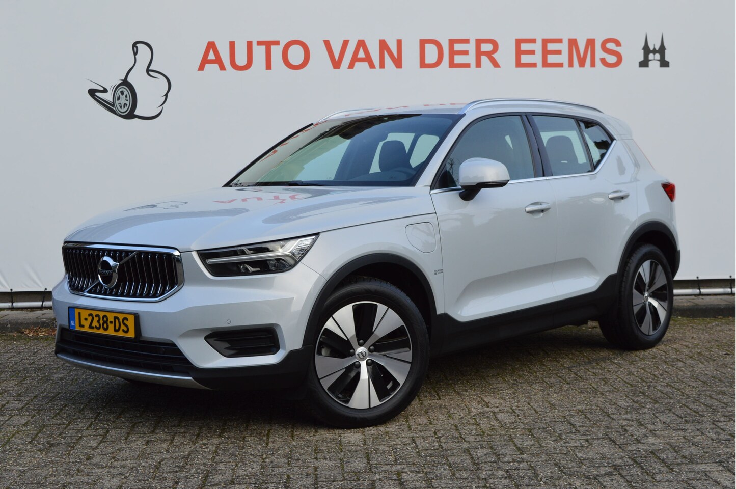 Volvo XC40 - 1.5 T4 Rech. Inscr. Expr. Phev NL-Auto / White gray m., / Blis / Camera / Clima - AutoWereld.nl