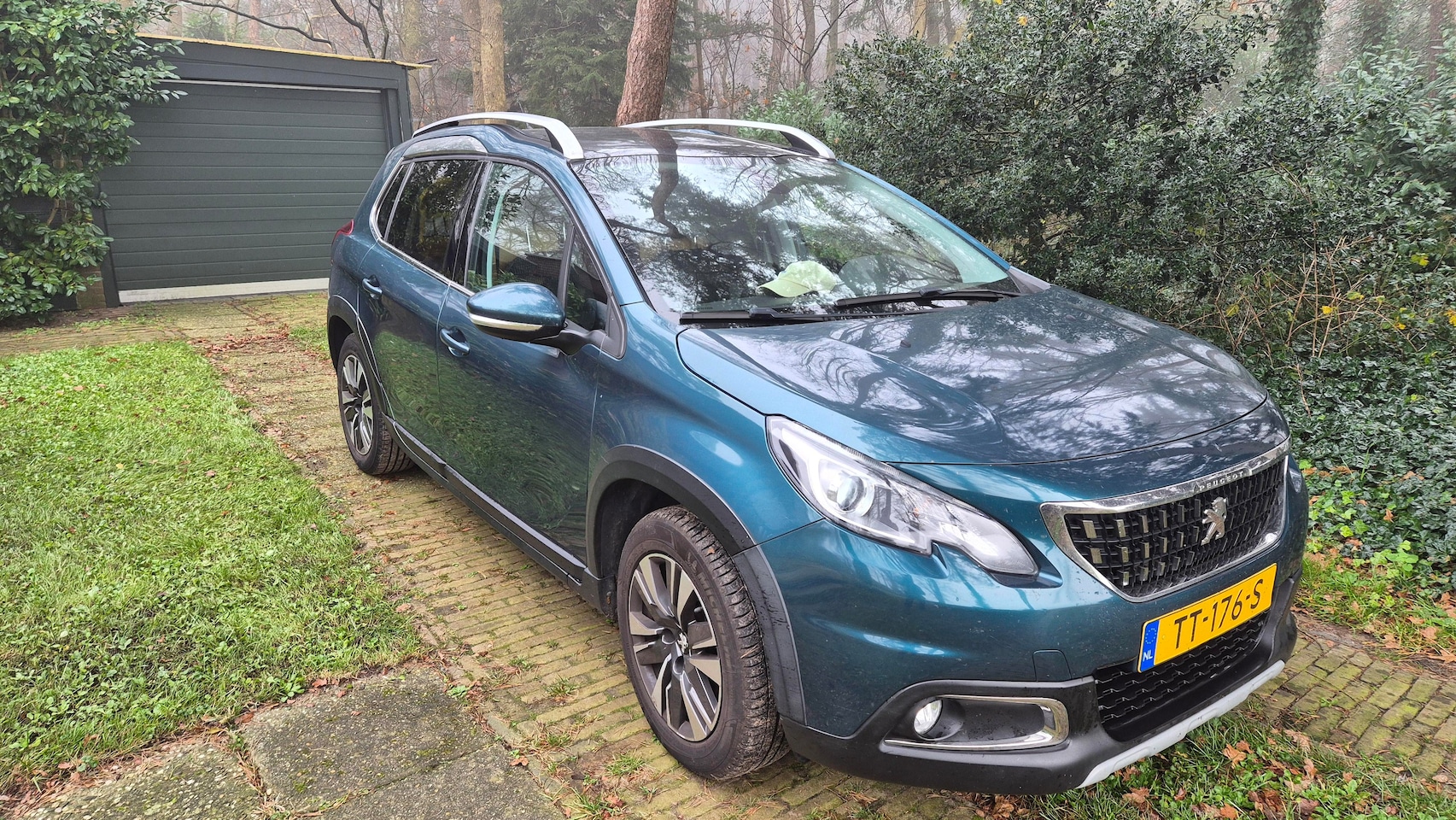 Peugeot 2008 - 1.2 PureTech Allure - AutoWereld.nl