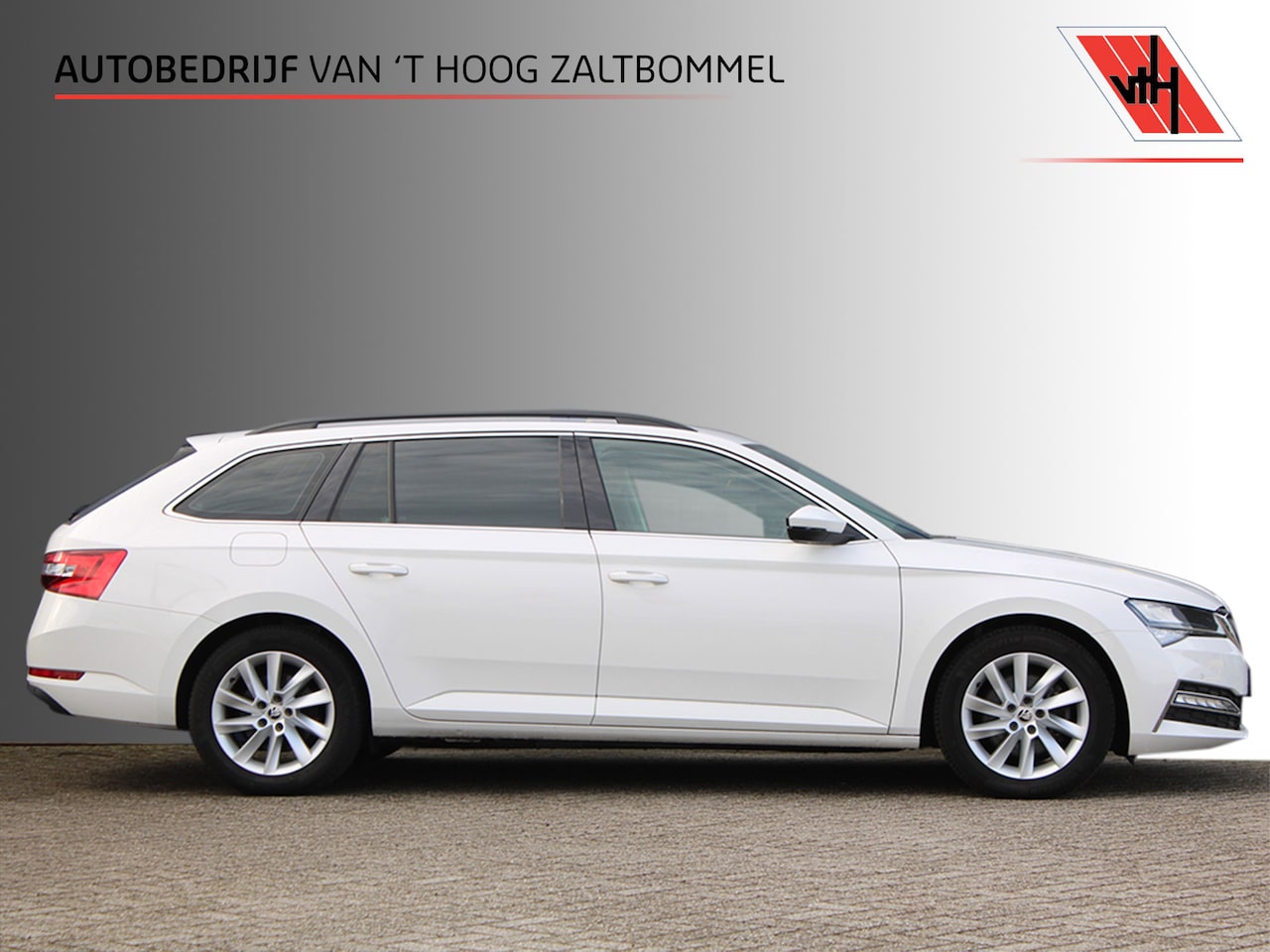 Skoda Superb Combi - 1.4 TSI iV 218pk Business Edition NAVI TREKHAAK CARPLAY - AutoWereld.nl