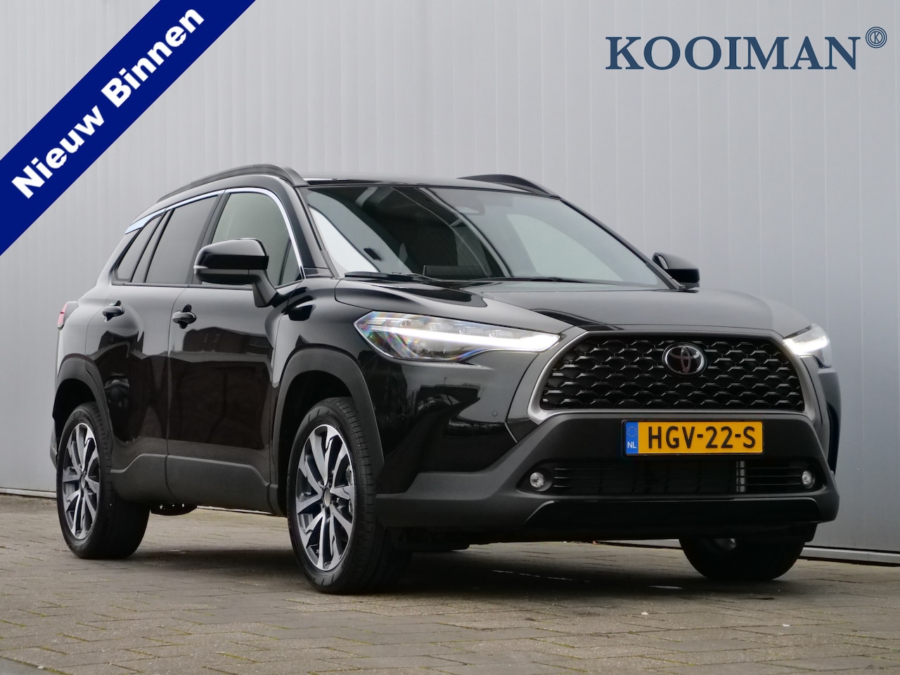 Toyota Corolla Cross - 1.8 High Power Hybrid Style 140 Pk Automaat Navigatie / DAB / Leer / Pano-dak / Apple Carp - AutoWereld.nl