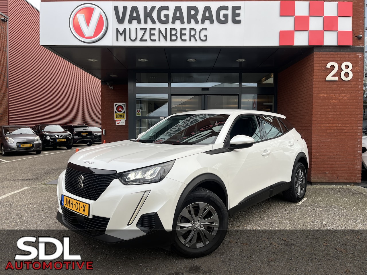 Peugeot 2008 - 1.2 PureTech Allure // LED // CRUISE // CAMERA+SENSOREN // APPLE CARPLAY-ANDROID AUTO // - AutoWereld.nl