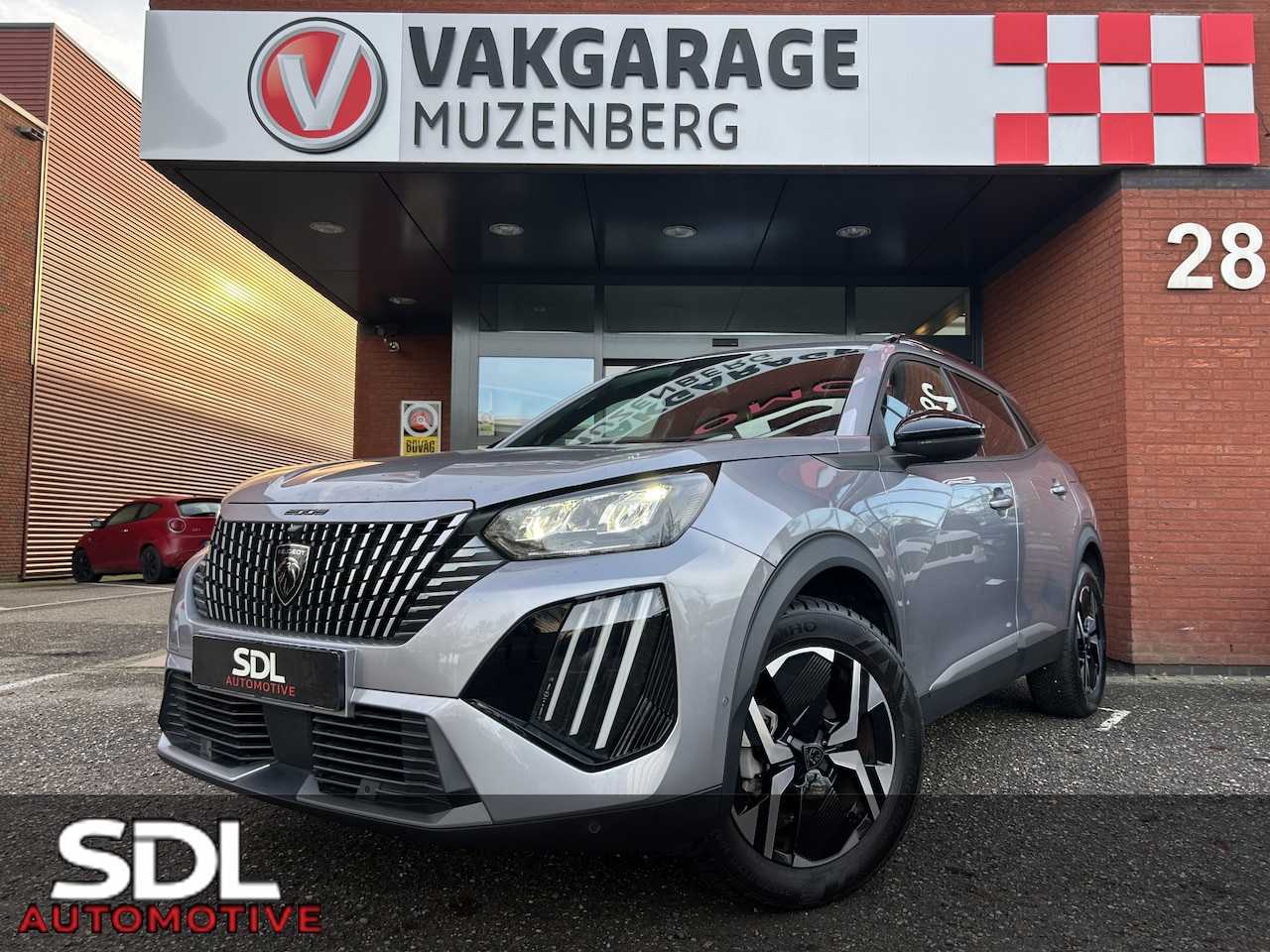Peugeot 2008 - 1.2 PureTech 130 Allure // FULL LED // ADAPTIV. CRUISE // DODEHOEKDETECTIE // NAVI + CARPL - AutoWereld.nl