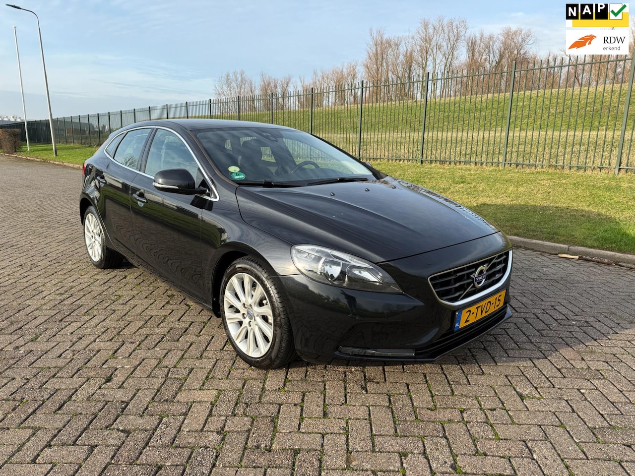 Volvo V40 - 1.6 D2 Summum 1.6 D2 Summum - AutoWereld.nl