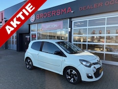 Renault Twingo - 1.2 16V Acces NETTE TWINGO MET EEN VOL JAAR APK