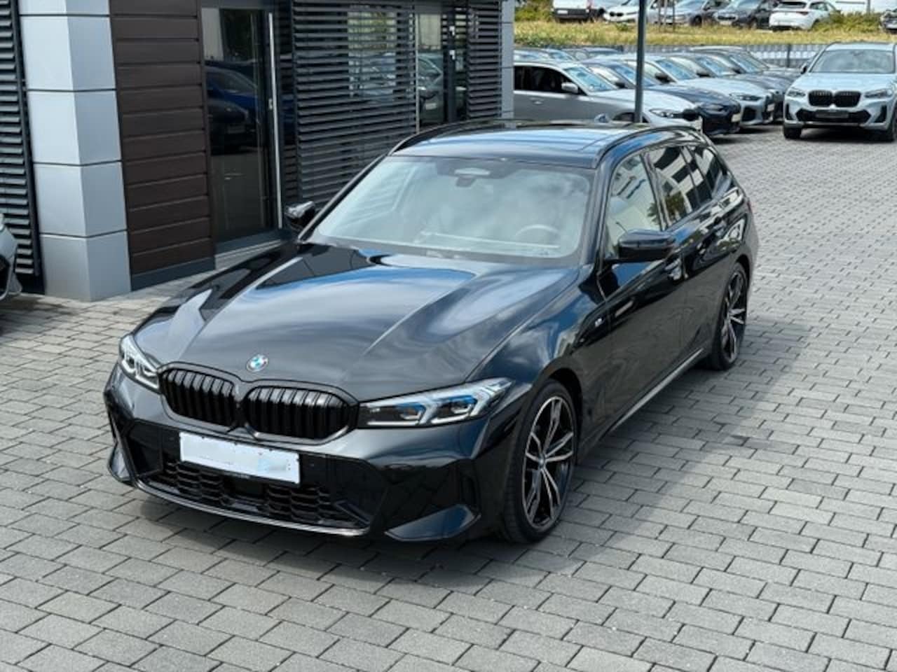 BMW 3-serie Touring - 320d xDrive M-SPORT ** LED, NAVI+, LEDER, PANORAMA, H&K, HuD, TREKH, 19-inch LMV ** 1e EIG - AutoWereld.nl