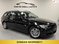 BMW 3-serie Touring - 318i PANO/STOELVERWARMING/CLIMA/PDC
