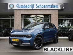 Lynk & Co 01 - 1.5 261PK MY23+BLACKLINE + 6.6 Kwh LADEN ZWARTE-HEMEL 360-CAMERA PANO/SCHUIF INFINITY ZWAR