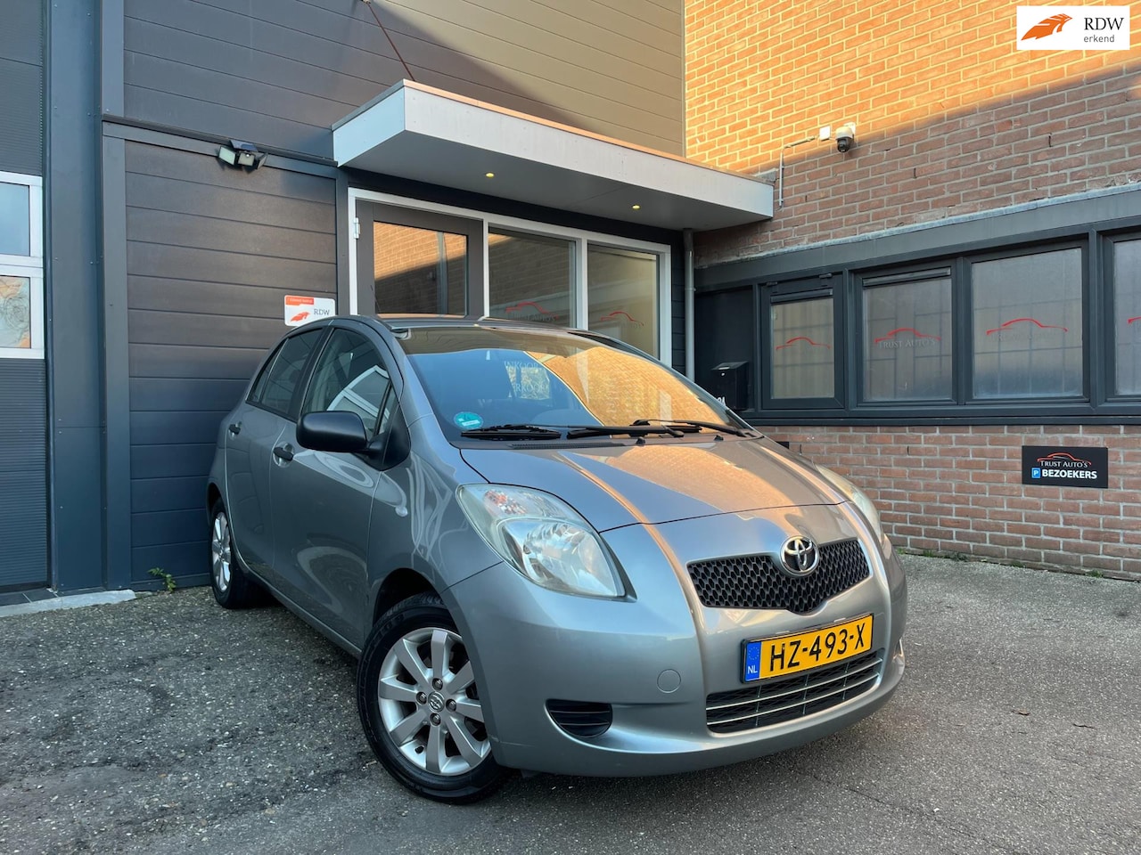 Toyota Yaris - 1.3 VVTi Cool|Airco|Trekhaak|Elek.Pakket|Apk - AutoWereld.nl