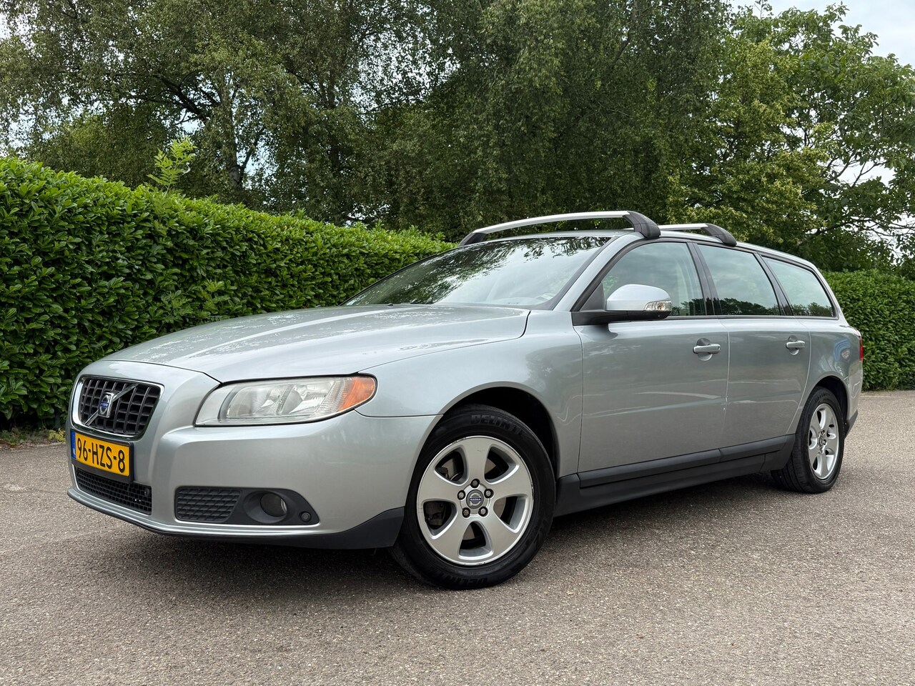 Volvo V70 - 2.0 Kinetic | Navi | Leder | Clima | 16" Velgen | Trekhaak | PDC | Cruise | - AutoWereld.nl