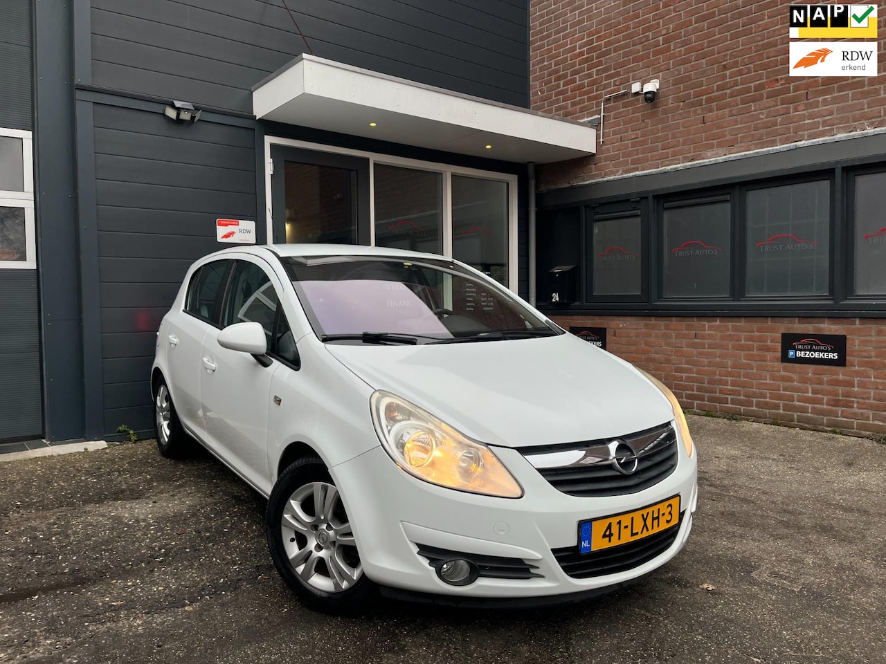 Opel Corsa - 1.2-16V Cosmo|Nap|Pdc|Cruise|Leder|Aux|Climatronic - AutoWereld.nl