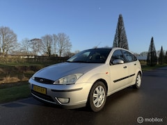Ford Focus - 1.6-16V Ambiente