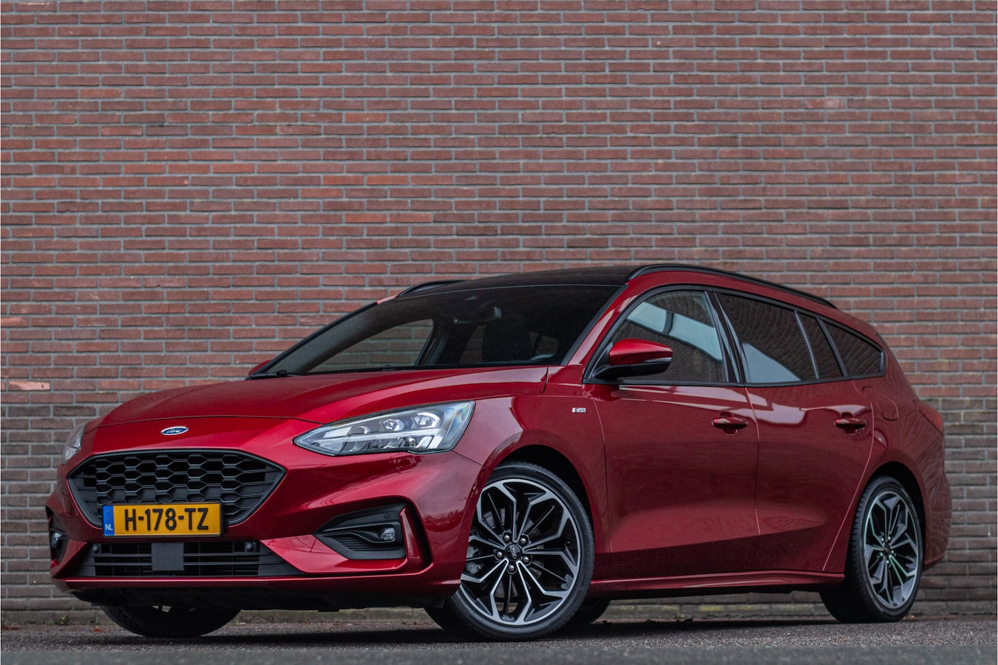 Ford Focus - 1.0 EcoBoost ST Line Business 1.0 EcoBoost ST Line Business, Panoramadak, Bang & Olufsen, Adaptive Cruise, Full LED, Sto - AutoWereld.nl