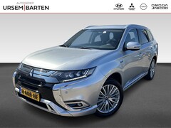 Mitsubishi Outlander - 2.4 PHEV Intense Apple carplay | stoelverwarming | sensoren voor- en achter | 18-inch lich