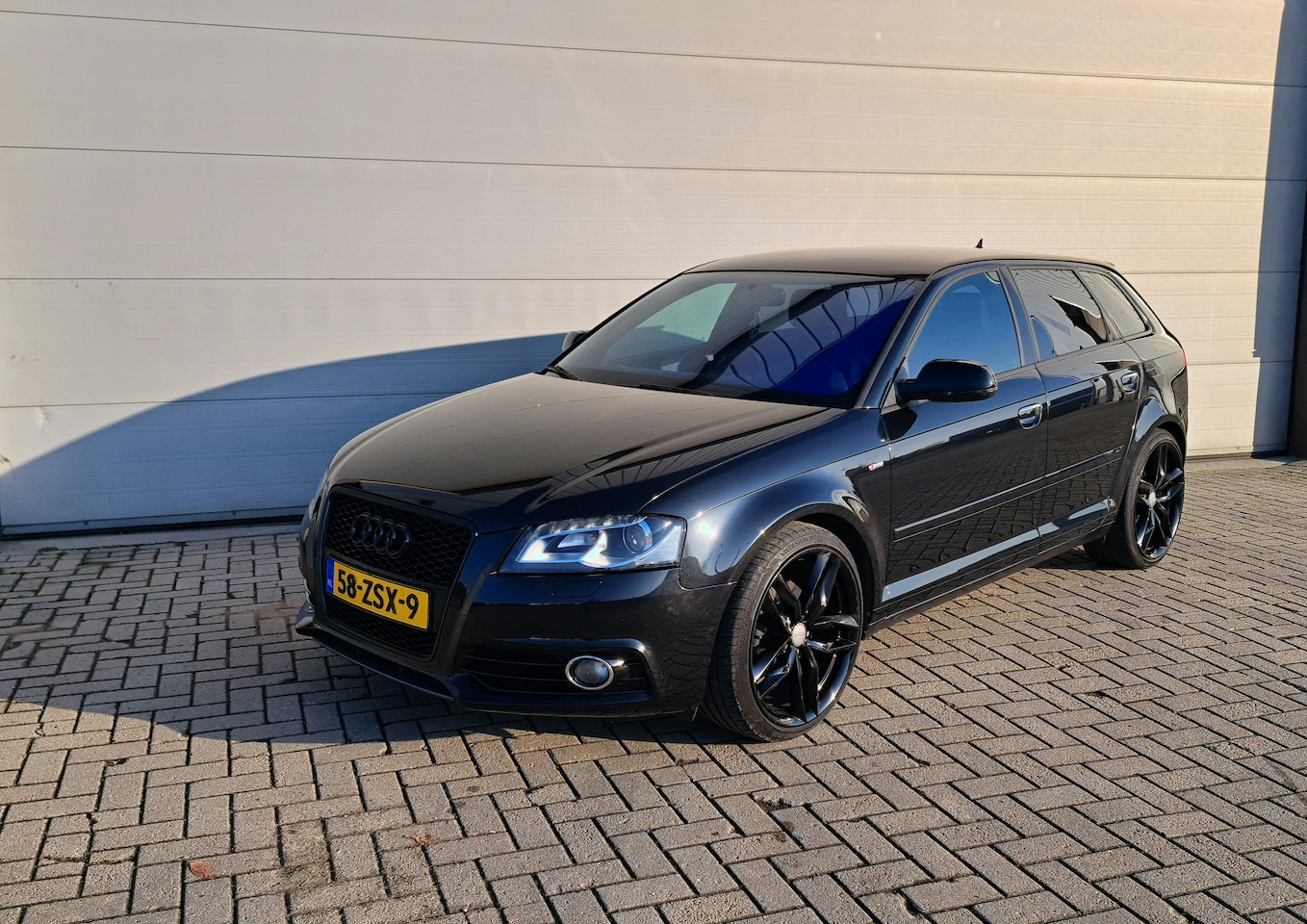 Audi A3 Sportback - 1.2 TFSI Ambition Pro Line S Leer Xenon S line 19 inch - AutoWereld.nl
