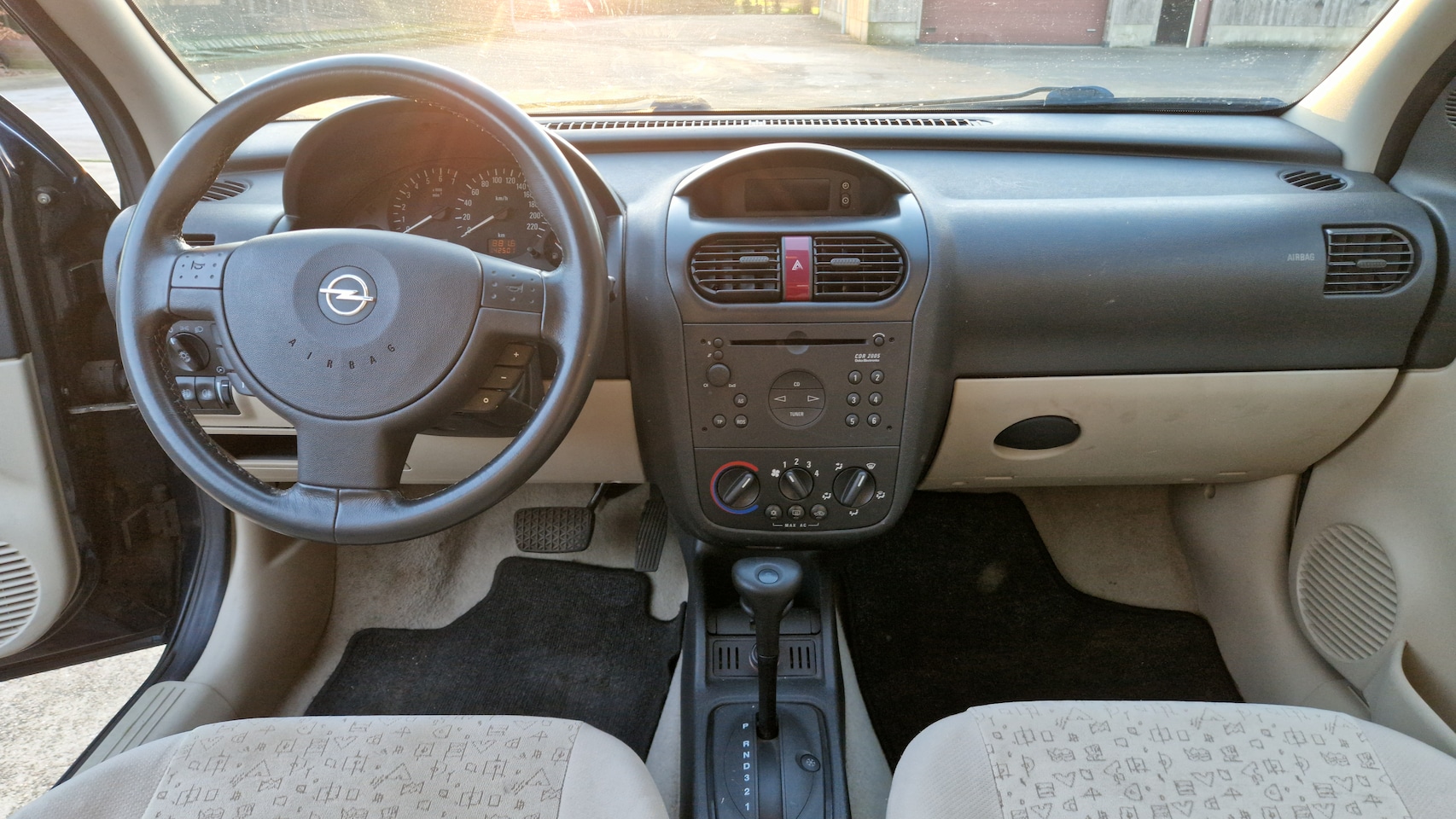 Opel Corsa - 1.4-16V Elegance - AutoWereld.nl