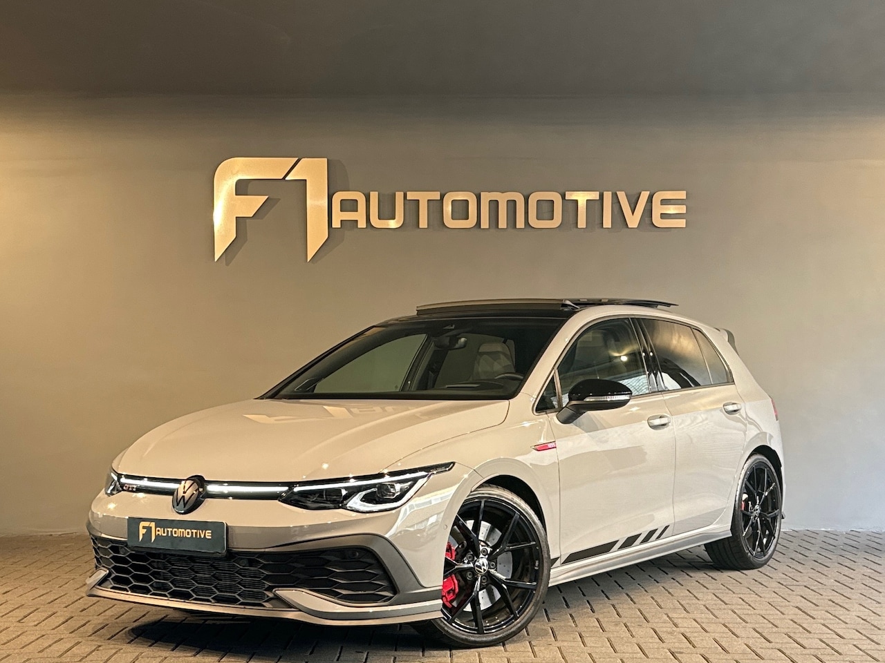 Volkswagen Golf - 2.0 TSI GTI Clubsport Pano|Akrapovic|HuD|H/K - AutoWereld.nl