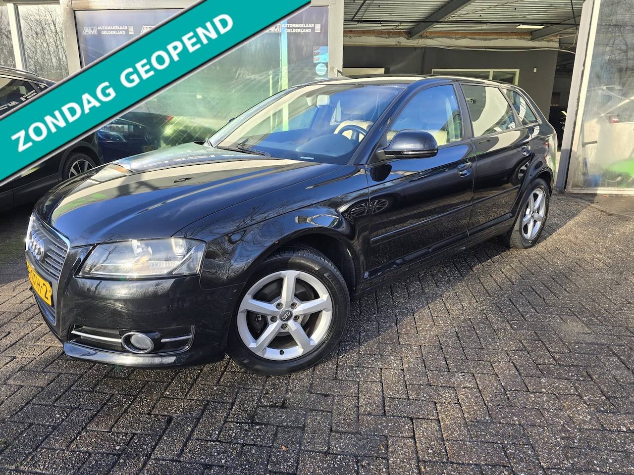 Audi A3 Sportback - 1.6 Attraction | NIEUWE APK | AUTOMAAT | 12MND GARANTIE | AIRCO | LEDER | - AutoWereld.nl