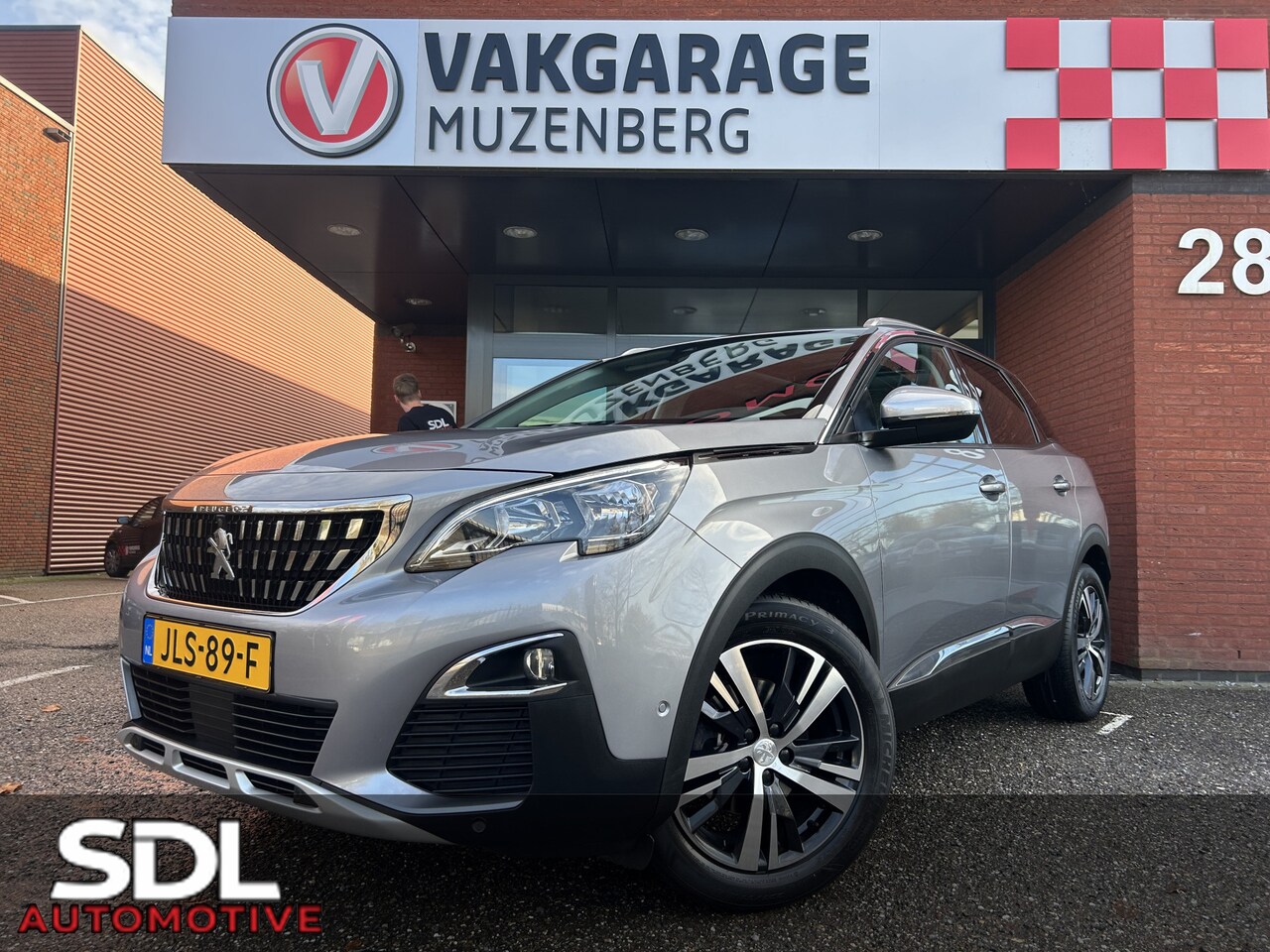 Peugeot 3008 - 1.2 PureTech Allure 1e EIGENAAR!! // LED // NAVI + CARPLAY // PDC V+A // CAMERA V+A // PAN - AutoWereld.nl