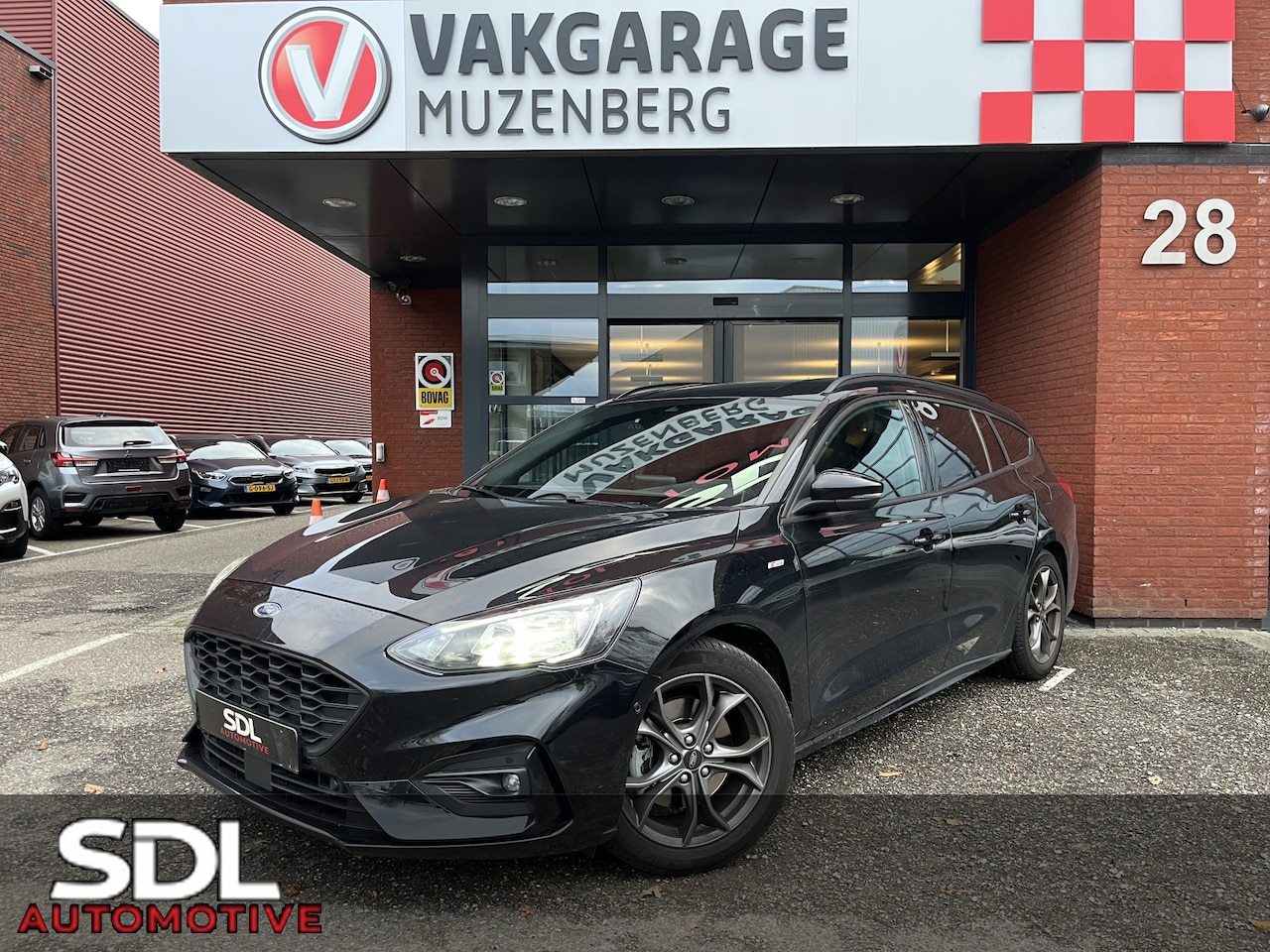 Ford Focus Wagon - 1.0 EcoBoost 125PK ST Line Business // ADAPT. CRUISE // DODEHOEK // CLIMA // CAMERA+SENSOR - AutoWereld.nl