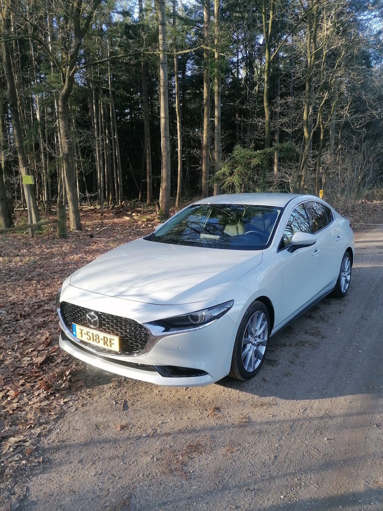 Mazda 3 - 2.0 e-SkyActiv-G 150 Exclusive-line Mazda 3 sedan - AutoWereld.nl