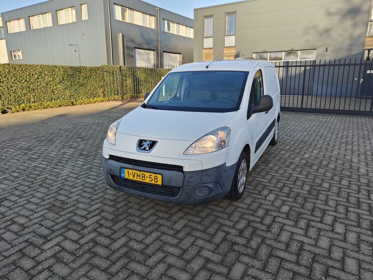 Peugeot Partner - 120 1.6 HDI L1 XT Bj 2010 - AutoWereld.nl