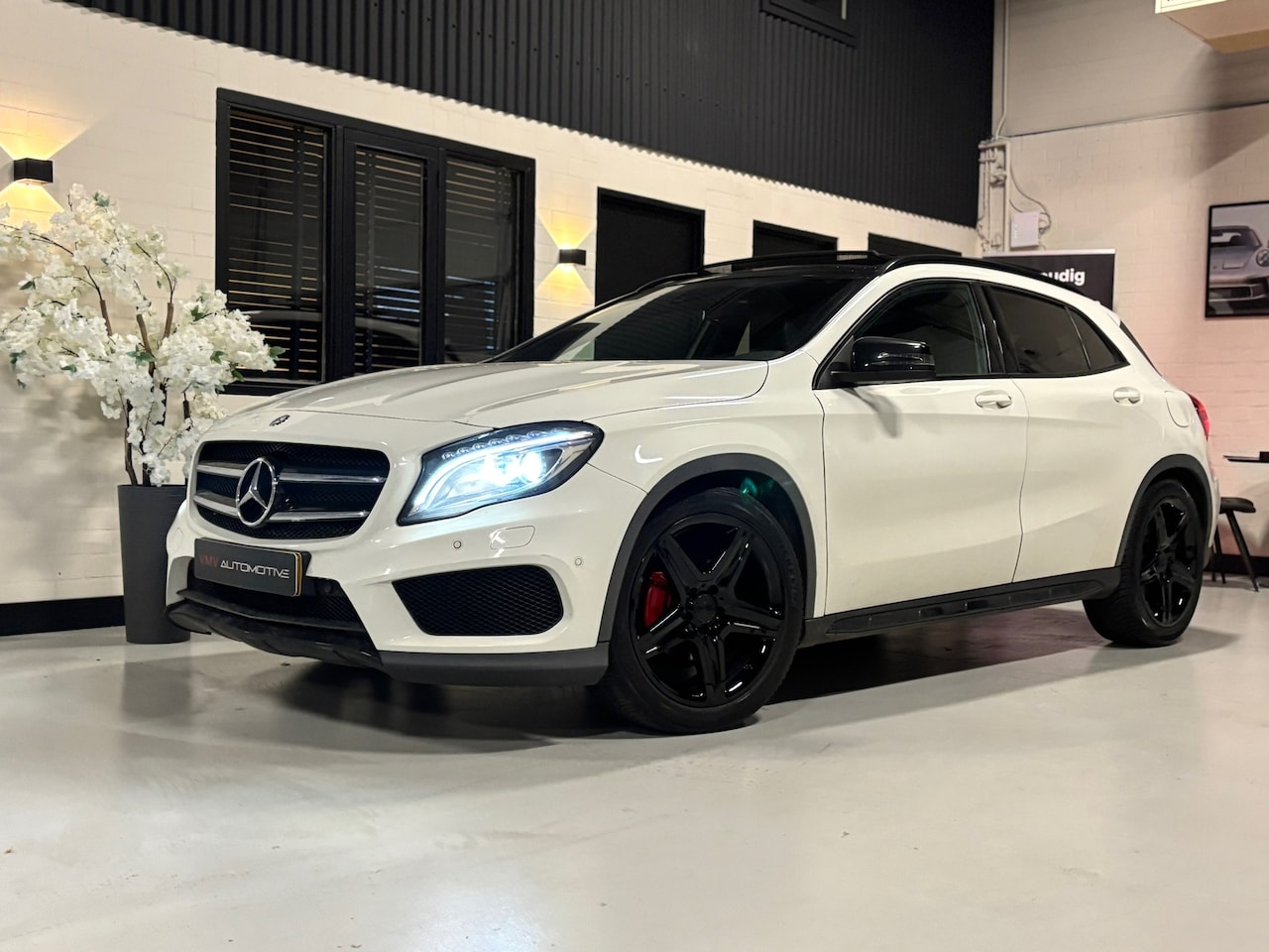 Mercedes-Benz GLA-Klasse - 200 AMG | Pano | Cam | Parkeersensoren | Stoelverwarming | Nav | Xenon | Led | - AutoWereld.nl