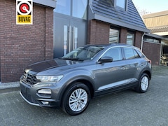 Volkswagen T-Roc - 1.5 TSI Style ADAPTIVE CRUISE CONTROL | CAMERA | TREKHAAK | LED | APPLE/ANDROID CARPLAY