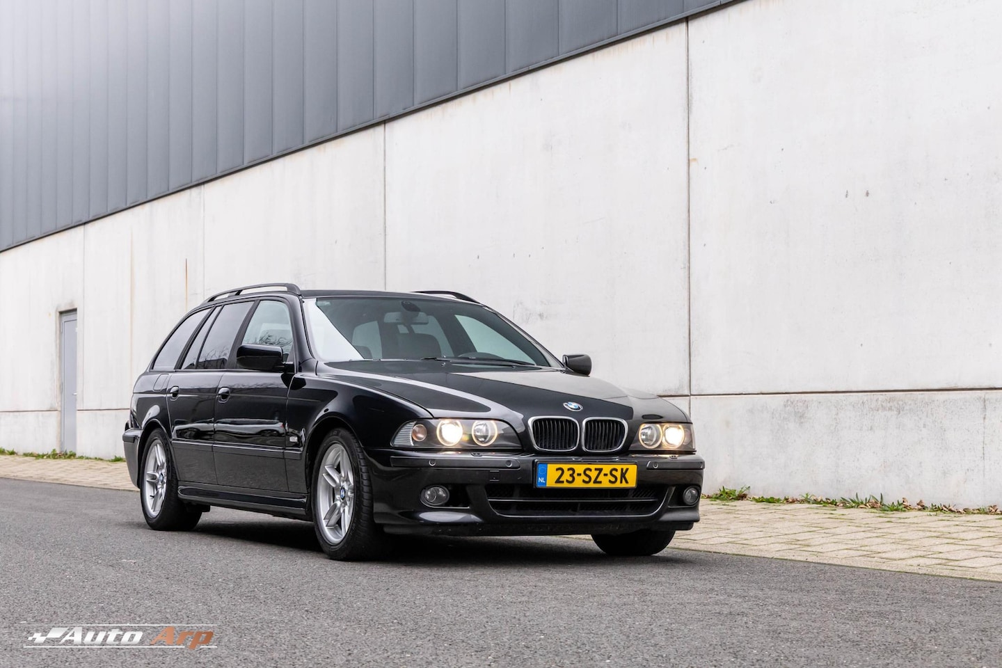 BMW 5-serie Touring - 530i M-sport - AutoWereld.nl