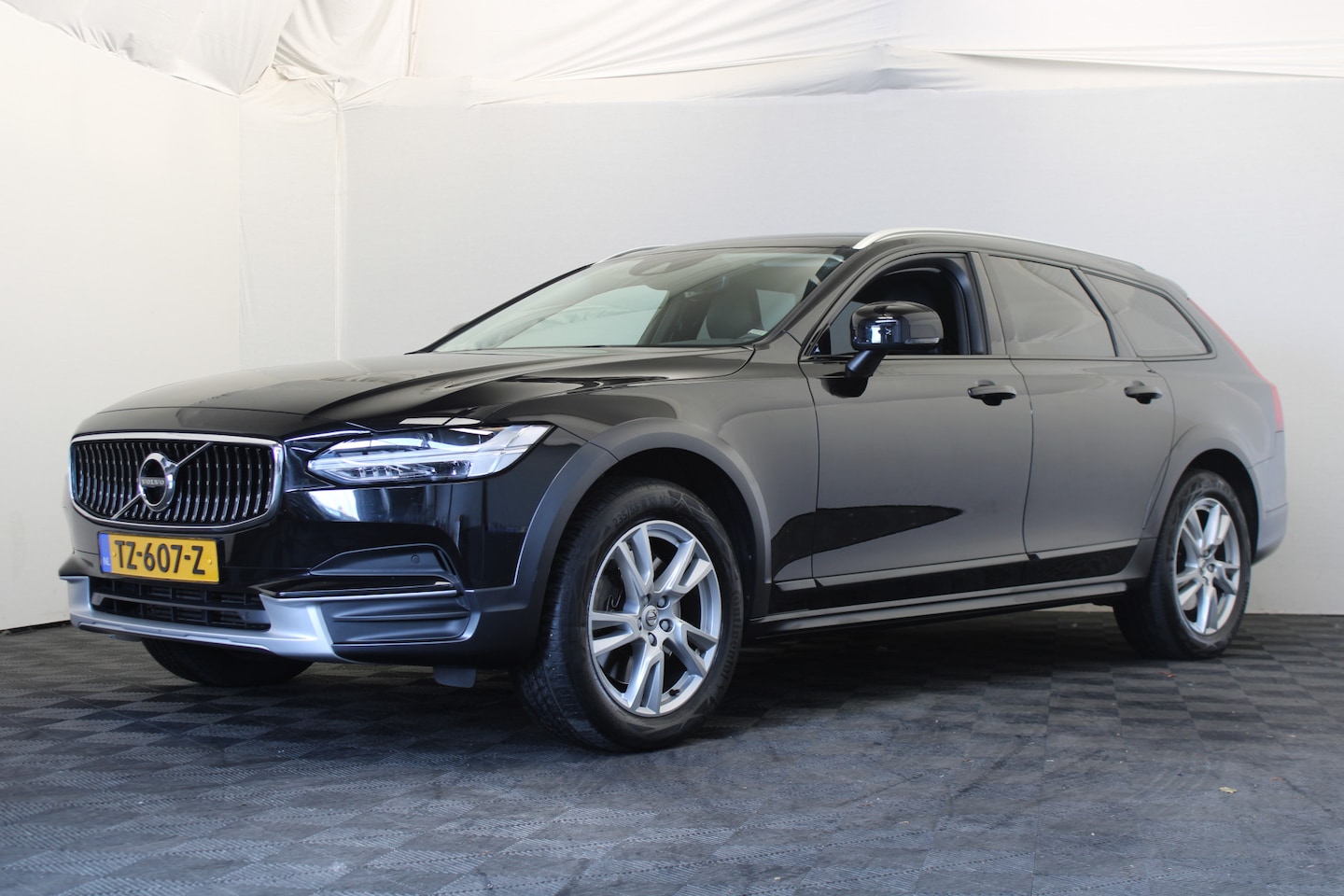 Volvo V90 Cross Country - 2.0 T5 90th Anniversary Edition 2.0 T5 90th Anniversary Edition - AutoWereld.nl