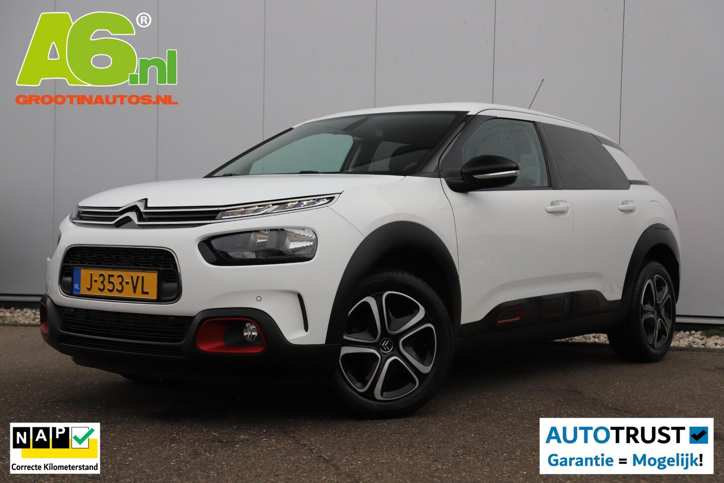 Citroën C4 Cactus - 1.2 PureTech Business 110PK Trekhaak Navigatie Achteruitrijcamera Carplay Android Climate - AutoWereld.nl