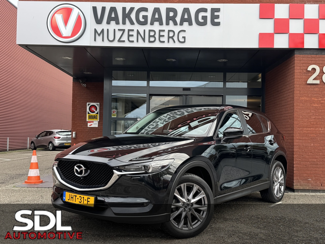 Mazda CX-5 - 2.0 SkyActiv-G 165 Luxury // FULL LED // 360 CAMERA+SENSOREN // HUD DISPLAY // DODEHOEK // - AutoWereld.nl