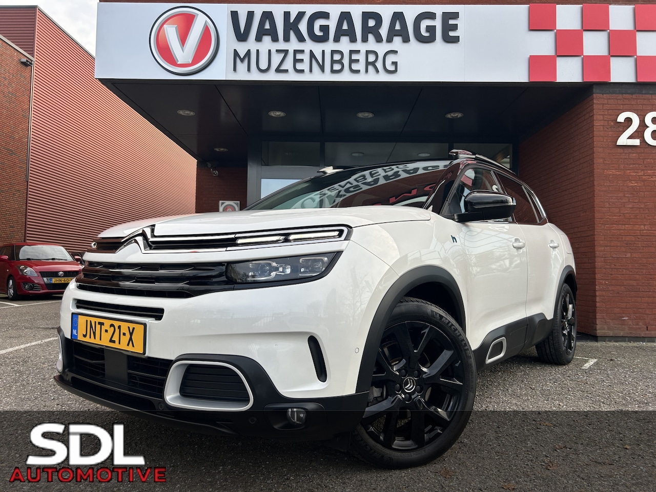 Citroën C5 Aircross - 1.6 Plug-in Hybrid 225 Shine // TREKHAAK // SCHUIF KANTEL-DAK // NAVI // ADAPTIVE CRUISE / - AutoWereld.nl